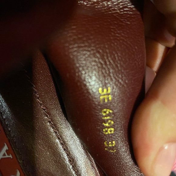 Prada velvet burgundy sneakers - size 37 - Picture 4 of 4